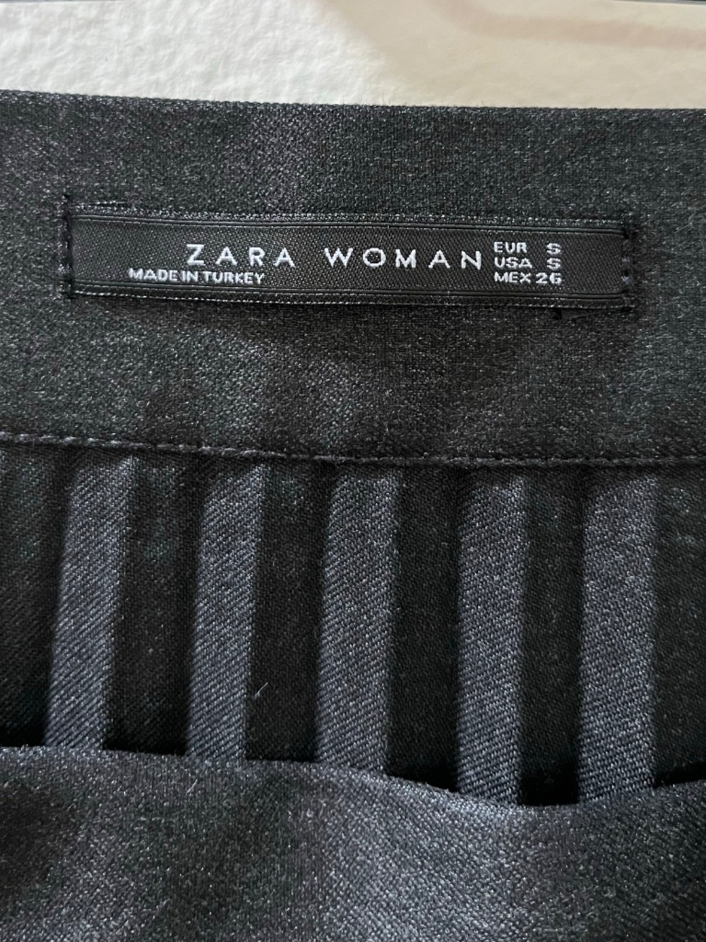 Zara Anthracite (Dark Grey/Charcoal) Accordion Pleat A-Line Midi Skirt. Size S. - Picture 4 of 6